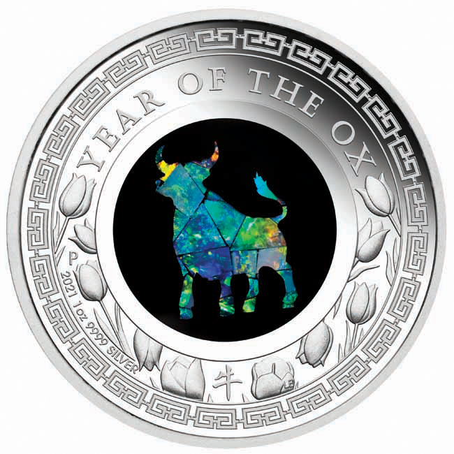 Lunární býk s opálem, 2021, 1 oz stříbra                        